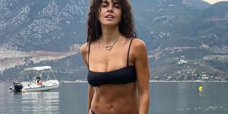 Alldaynews.gr Η Μαρία Σολωμού με μαύρο μπικίνι! ”Έριξε” το Instagram!