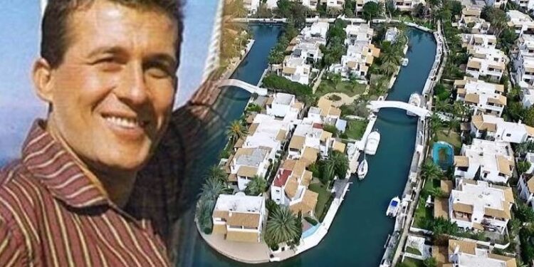 Alldaynews.gr Απίστευτο!! Σε τι τιμή πουλήθηκε το ησυχαστήριο του Δημήτρη Παπαμιχαήλ στο Πόρτο Ύδρα