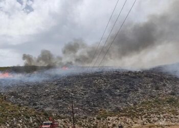 Φωτιά στην Κάλυμνο – Επιχειρούν επίγειες και εναέριες δυνάμεις