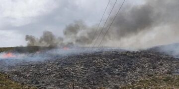 Φωτιά στην Κάλυμνο – Επιχειρούν επίγειες και εναέριες δυνάμεις