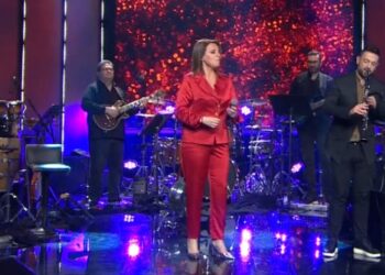 Chart Show: Αγνώριστη η Γωγώ Τσαμπά! Αδυνάτισε κι άλλο – Η εμφάνιση της με κατακόκκινο κοστούμι!