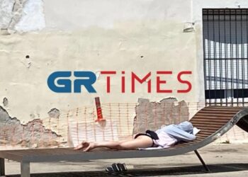 Θεσσαλονίκη: Φόρεσε μαγιό και πήγε για ηλιοθεραπεία στο Λιμάνι