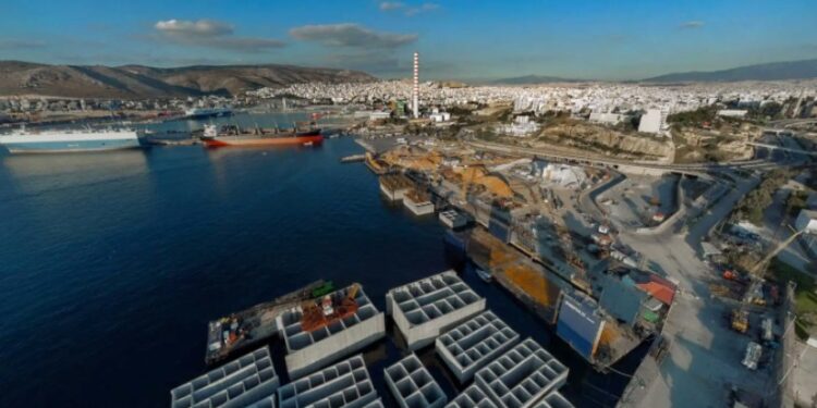 Alldaynews.gr Πειραιάς: Τραυματισμός εργαζόμενου στο εμπορικό λιμάνι