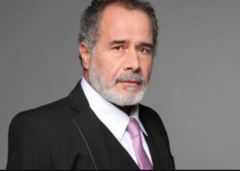 Σοκάρει ο ηθοποιός Θοδωρής Κατσαφάδος: ”Η γυναίκα μου έπαθε ανακοπή ενώ μιλούσαμε-Έφυγε σαν πουλάκι”