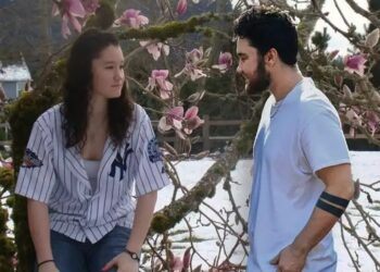 Από κολλητές ζευγάρι: Γνωρίστηκαν στο Γυμνάσιο και παντρεύτηκαν όταν η μία αποφάσισε να γίνει άνδρας