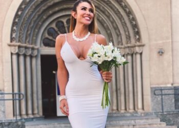 Το τερμάτισε: 33χρονη παντρεύτηκε τον εαυτό της και τώρα ζητά διαζύγιο γιατί… γνώρισε κάποιον άλλον