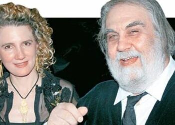 Βαγγέλης Παπαθανασίου: Οι άγνωστες πτυχές της προσωπικής του ζωής και η γυναίκα στο πλευρό του