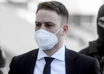 Alldaynews.gr Γλυκά Νερά: «Ο Μπάμπης Αναγνωστόπουλος άρπαξε από την Καρολάιν 70.000 ευρώ και 1.000 ευρώ κάθε μήνα»