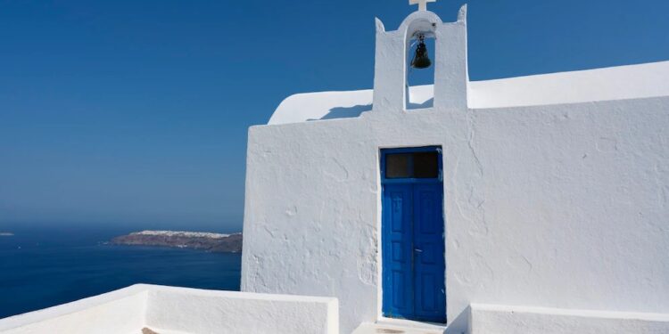 Alldaynews.gr εκκλησία γιορτή εορτολόγιο -church-imerovigli-santorini-greece_268835-3474