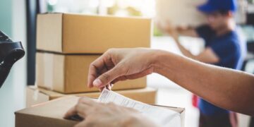 Alldaynews.gr Ξεσκεπάστηκε μεγάλη απάτη με κινητά – Τα έπαιρναν σχεδόν τζάμπα εξαπατώντας εταιρείες κούριερ