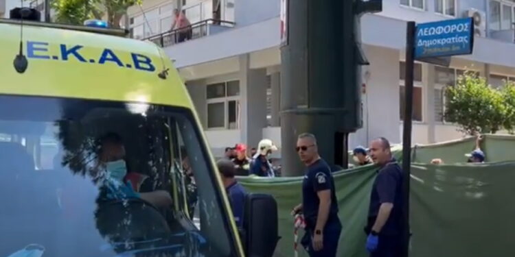 Alldaynews.gr Φρικτός Θάνατος: Τον εκοψε στα 2 αυτόματος κάδος απορριμμάτων