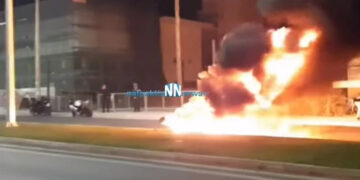 Alldaynews.gr ΠΡΙΝ ΛΙΓΟ: Σοβαρό Τροχαίο – Μηχανή έπεσε σε ΙΧ και έπιασε φωτιά (φωτο, video)