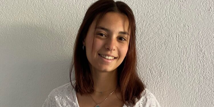 Θεσσαλονίκη: 18χρονη εισήχθη με υποτροφία σε αμερικανικό πανεπιστήμιο – Η ιστορία της προσφυγικής οικογένειάς της