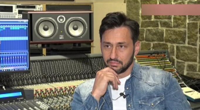 Πάνος Καλίδης: Έβγαλε το μικρόφωνο και αποχώρησε από τη συνέντευξη