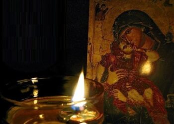 Οχτώ λόγοι που ανάβουμε το καντήλι μπροστά στην εικόνα