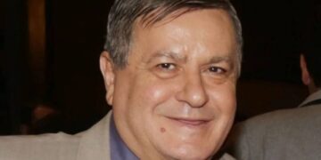 Alldaynews.gr Γιάννης Καπετάνιος: Ζει τον Μεγάλο έρωτα με θαυμάστριά του