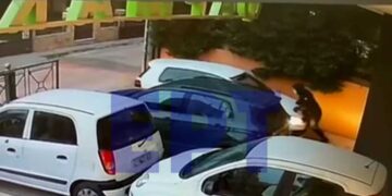 Alldaynews.gr Αττική: Έτσι κλέβουν αυτοκίνητα από πάρκινγκ με τη μέθοδο του «σπρωξίματος»