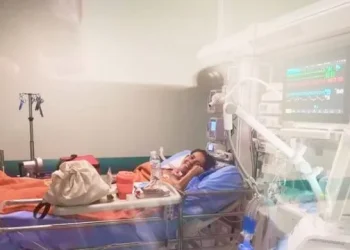 Όταν διασωληνώθηκε η 23χρονη Αναστασία με κυστική ίνωση, κανένας δεν περίμενε να ξυπνήσει ξανά, αλλά έγινε το θαύμα