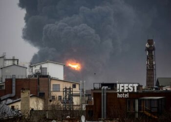 Ουκρανία: Ρωσικά πυραυλικά χτυπήματα σε σταθμό τρένου με αμερικανικά όπλα και σε διυλιστήριο