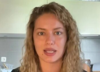 Ντόρα Μακρυγιάννη: Δεν θα ξεχάσω ποτέ, να είμαι σε ένα δημόσιο χώρο, να ουρλιάζω και να ζητάω βοήθεια