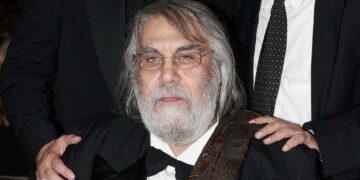 Alldaynews.gr Πέθανε ο σπουδαίος συνθέτης Βαγγέλης Παπαθανασίου