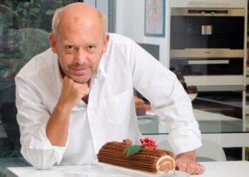 Στέλιος Παρλιάρος: «Κρυβόμουν στην τουαλέτα του μαγαζιού μου για να μην με συλλάβουν»