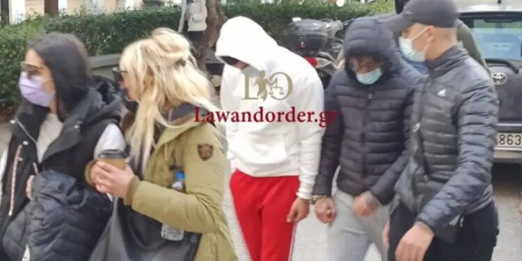 «Λαβράκι» για την Β’ ΟΠΚΕ – Γνωστός τράπερ συνελήφθη στα διόδια με ναρκωτικά[photo]