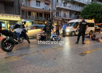 ΠΡΙΝ ΛΙΓΟ: Μηχανή παρέσυρε πεζή στο κέντρο της Θεσσαλονίκης – Δύο τραυματίες (φωτο)