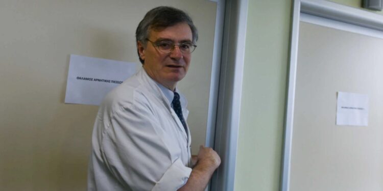 «Ευλογιά των πιθήκων»: Ο Σωτήρης Τσιόδρας αναλαμβάνει το πρώτο ύποπτο κρούσμα που εντοπίστηκε στην Ελλάδα