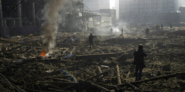 Ουκρανία: “Όλοι οι αγνοούμενοι πιθανόν είναι νεκροί” από τον βομβαρδισμό σχολείου στο Λουγκάνσκ