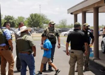 ΗΠΑ: Μακελειό σε δημοτικό σχολείο – Επίθεση με πυροβολισμούς – Νεκροί 14 μαθητές και μία δασκάλα (φωτο, video)