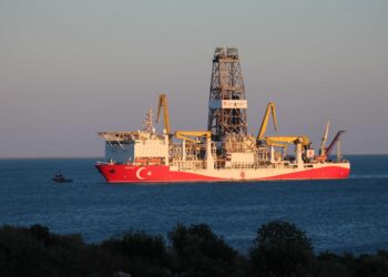 Η Τουρκία στέλνει ερευνητικό πλοίο στην καρδιά του Αιγαίου