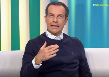 Alldaynews.gr Άρης Καβατζίκης: Συγκινεί ο δημοσιογράφος για τον θάνατο του αδελφού του και της μητέρας του