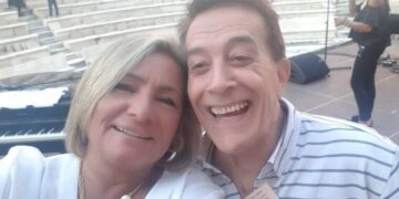 Alldaynews.gr Συγκλονισμένη η Καρρέρ από τον χαμό του Δάκη: «Μέχρι χθες βράδυ του κρατούσα το χέρι»