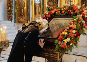 Συγκλονιστική μαρτυρία για τον Άγιο Εφραίμ: Μητέρα αποκαλύπτει πως έσωσε το νεογέννητο βρέφος τους