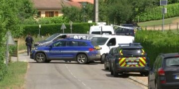 Σοκ: 13χρονη νεκρή μετά από μαχαίρωμα στο λαιμό – Συνελήφθη 14χρονος φίλος της (φωτο, video)