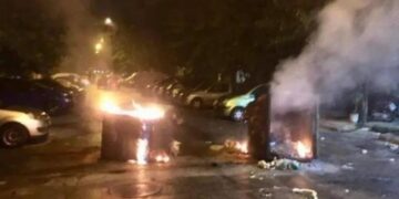 Alldaynews.gr Γενικευμένα επεισόδια στα Εξάρχεια – Κάηκαν δύο αυτοκίνητα