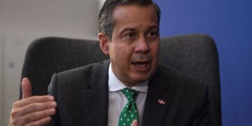 Alldaynews.gr Άγιος Δομίνικος: Δολοφόνησαν τον Υπουργό Περιβάλλοντος μέσα στο Υπουργείο