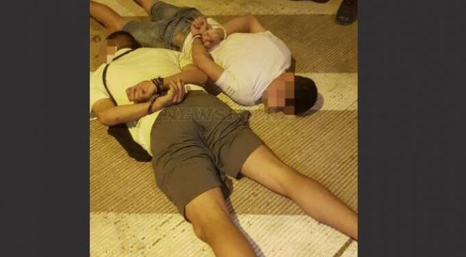 Χαλάνδρι: Άγρια καταδίωξη και συλλήψεις διαρρηκτών – Πετούσαν χρυσαφικά από τα παράθυρα (φωτο)