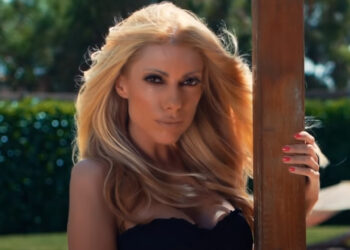 Έλενα Γκρέκου: Έχουν πει για μένα «έλα μωρέ τραγουδίστρια είναι, το πάει το γράμμα»