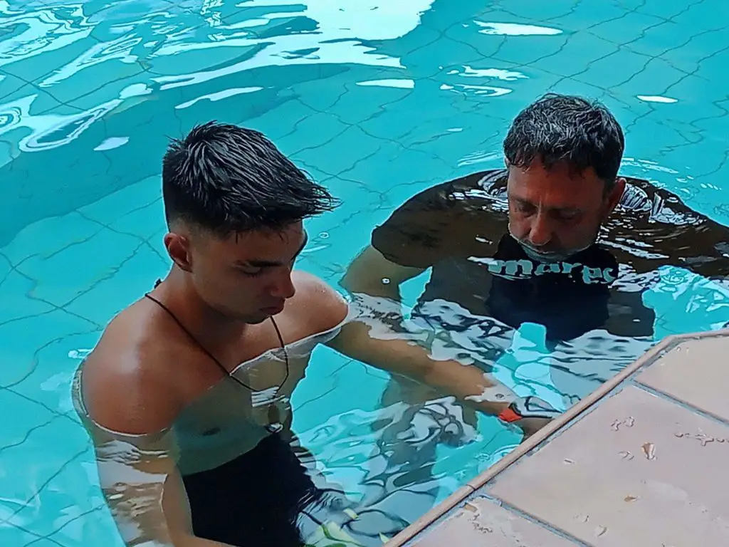 Παγκόσμιο ρεκόρ στατικής άπνοιας: 16χρονος από τον Βόλο έμεινε στο νερό 5 λεπτά και 20 δευτερόλεπτα