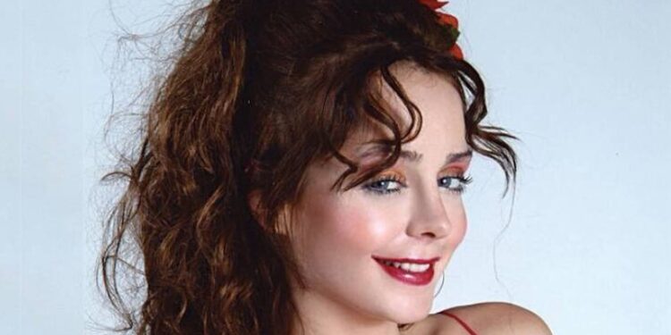 Alldaynews.gr Δέσποινα Μοίρου: Μ’ αρέσουν οι αληθινά ώριμοι άντρες, τρελαίνομαι όταν βλέπω άσπρα μαλλιά