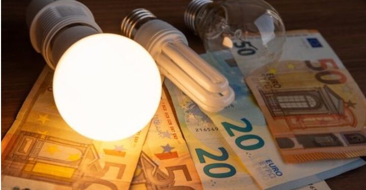 Power Pass: «Ανοίγει» ίσως και την Τετάρτη η επιδότηση για το ρεύμα – Τα ποσά και πως θα τα πάρετε