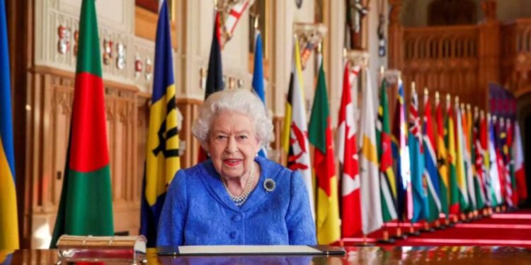 Alldaynews.gr Θρίλερ στον αέρα για την Βασίλισσα Ελισάβετ