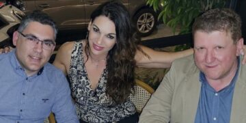 Alldaynews.gr Σοφία Παθέκα: Πρώτη έξοδος με τον «σωτήρα» της μετά το σοβαρό χειρουργείο