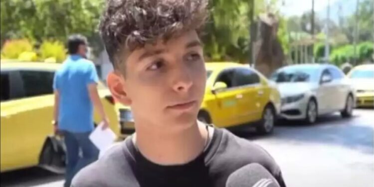 Alldaynews.gr Πανελλήνιες 2022: «Είχαμε μια 25χρονη επιτηρήτρια πολύ όμορφη, μας έφτιαξαν καλά» – H viral εξομολόγηση μαθητή