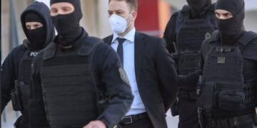 Alldaynews.gr Απόπειρα Δολοφονίας στον Μπάμπη Αναγνωστόπουλο: Κρατούμενος θέλησε να τον σκοτώσει