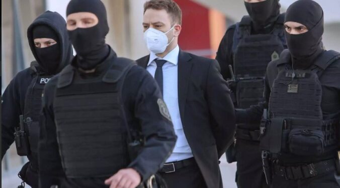 Alldaynews.gr Απόπειρα Δολοφονίας στον Μπάμπη Αναγνωστόπουλο: Κρατούμενος θέλησε να τον σκοτώσει