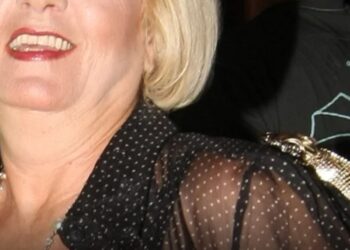 «Ο έρωτας θέλει νιάτα, όχι αρθριτικά – Λέω στον σύζυγό μου να έχει ο καθένας το κρεβάτι του»