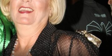 Alldaynews.gr «Ο έρωτας θέλει νιάτα, όχι αρθριτικά – Λέω στον σύζυγό μου να έχει ο καθένας το κρεβάτι του»